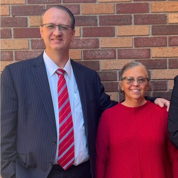 Meet your Posher, Lisa - Picture 1 of 2